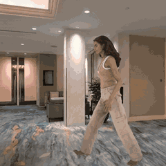 Habitat-GS: A High-Fidelity Navigation Simulator with Dynamic Gaussian Splatting